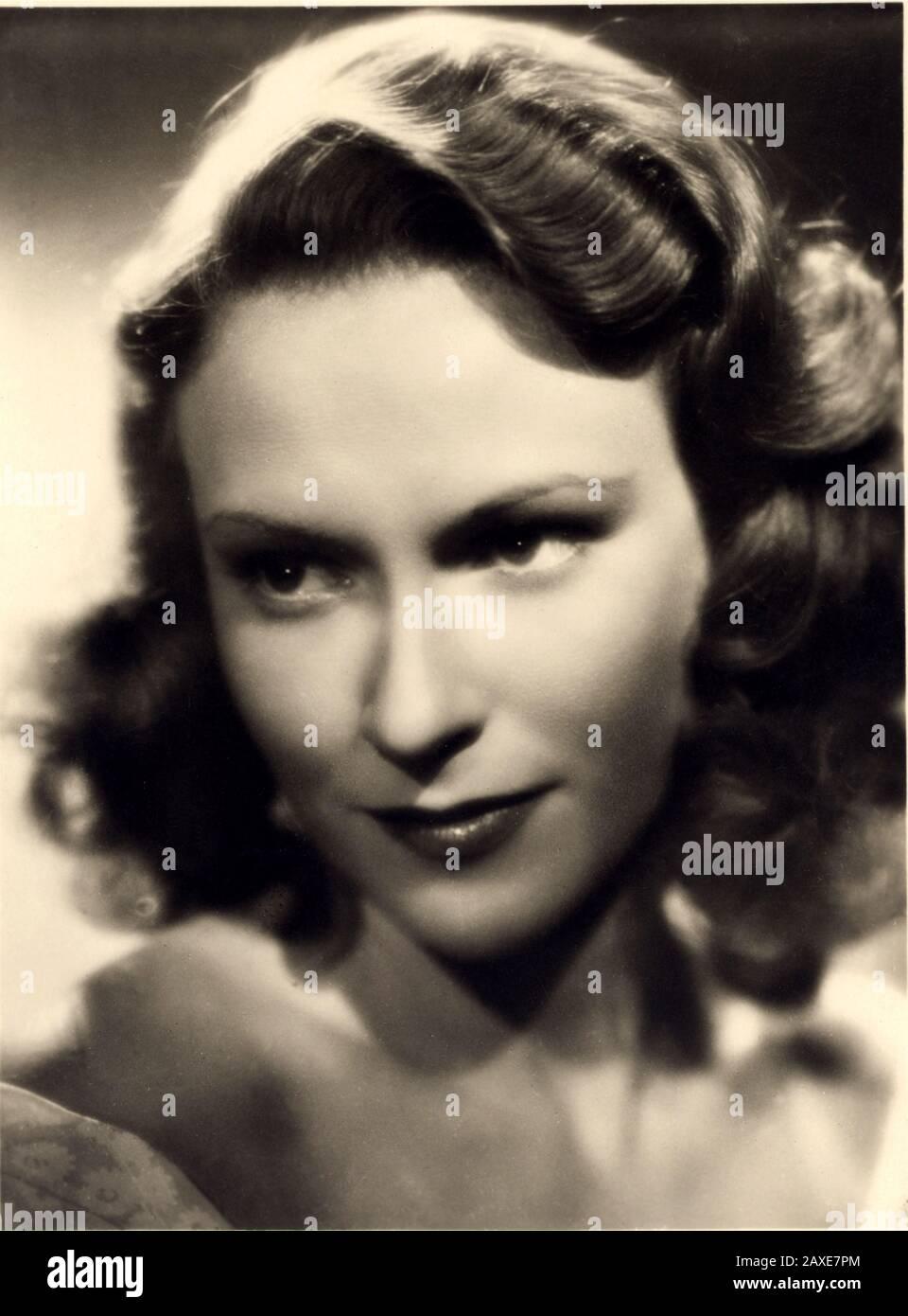 1939 : The italian movie <b>actress</b> VIVI GIOI (birth <b>name</b> Vivien ...