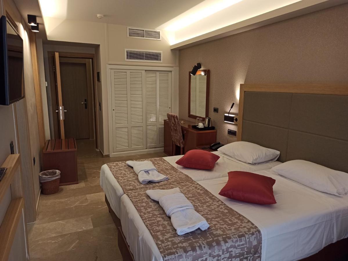 Superior Double or Twin Room with Mountain View,1132748094:JPEG
