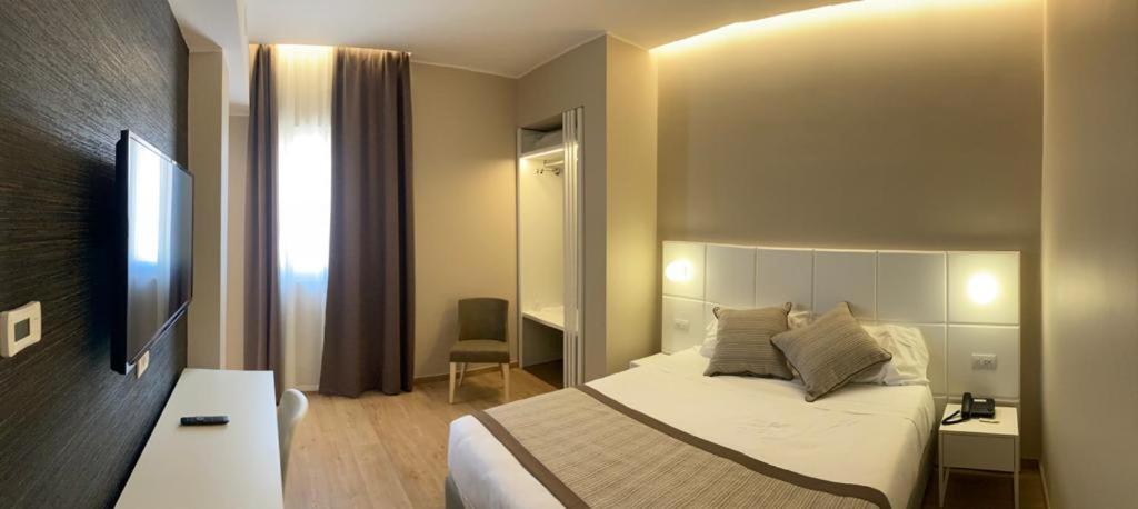 Deluxe Double Room,1008401248:JPEG