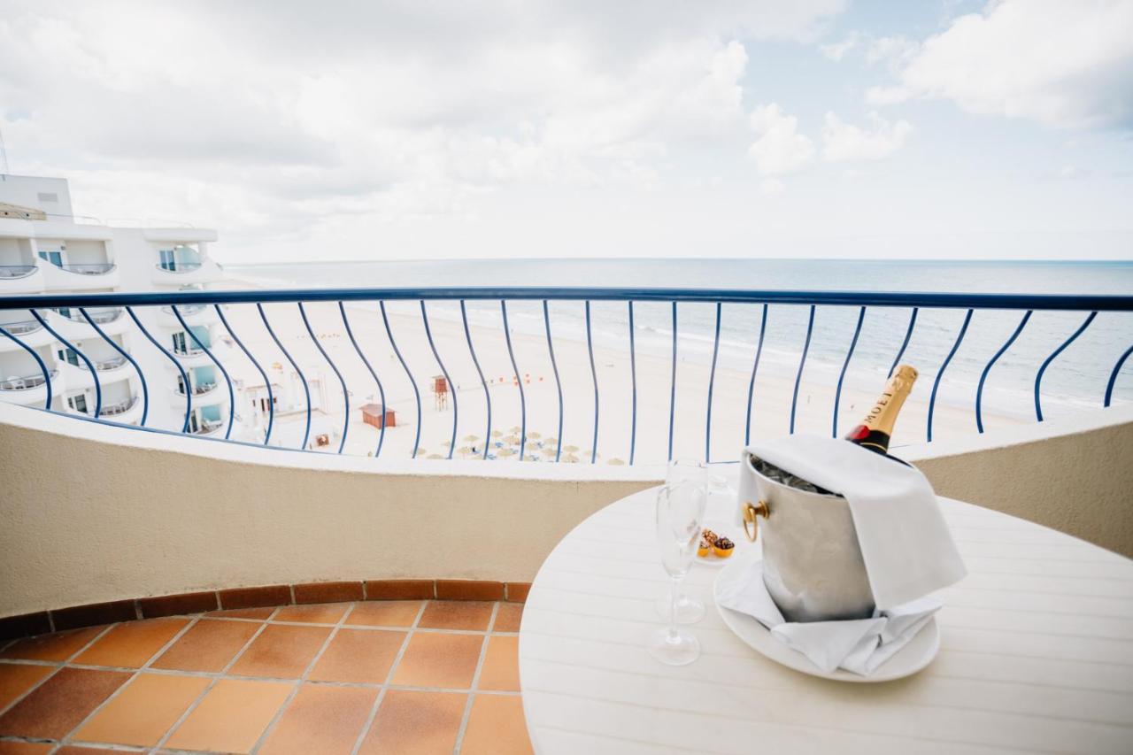 Double or Twin Room Front Sea View