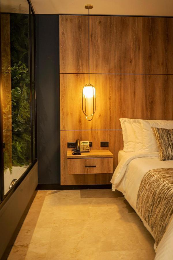 Deluxe Suite Spa Bath