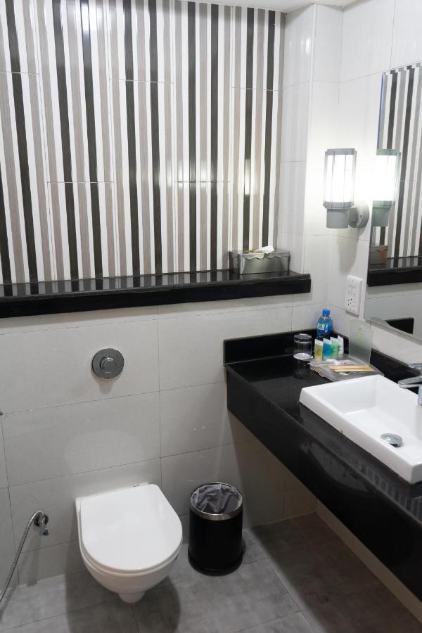 Premium Double Room - Lounge Access/Smoking