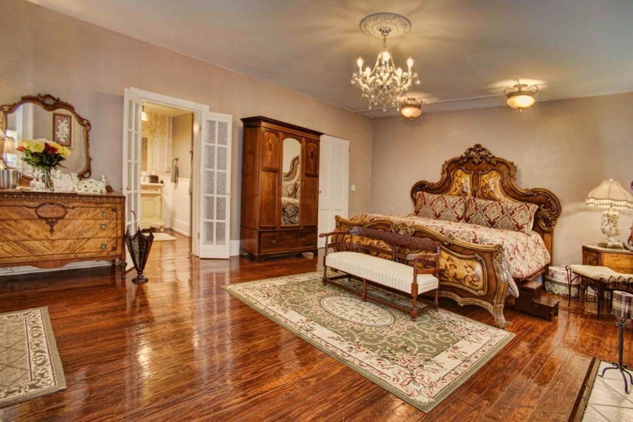 Oglethrope King Room