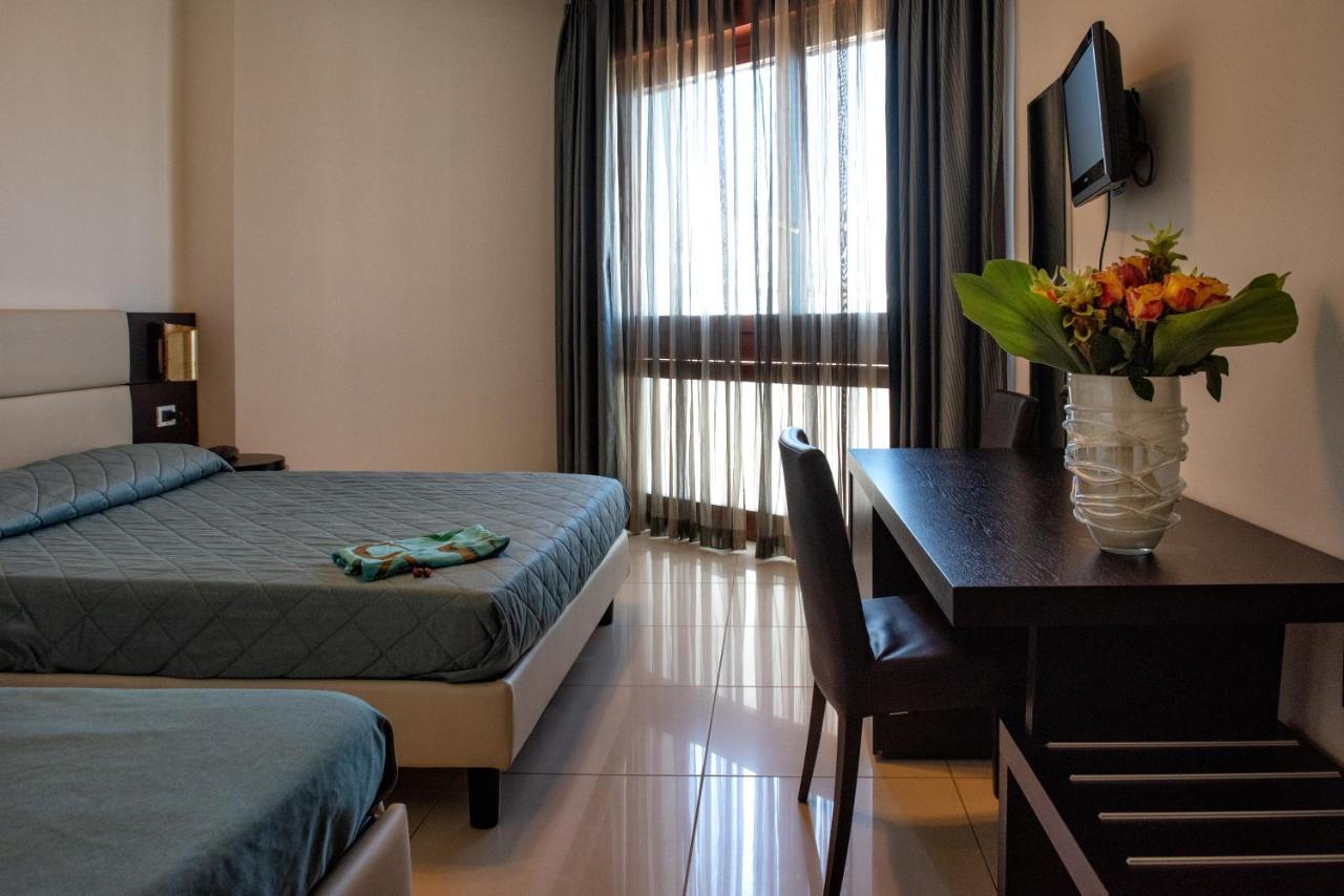 Triple Room with Sea View,1612956129:JPEG