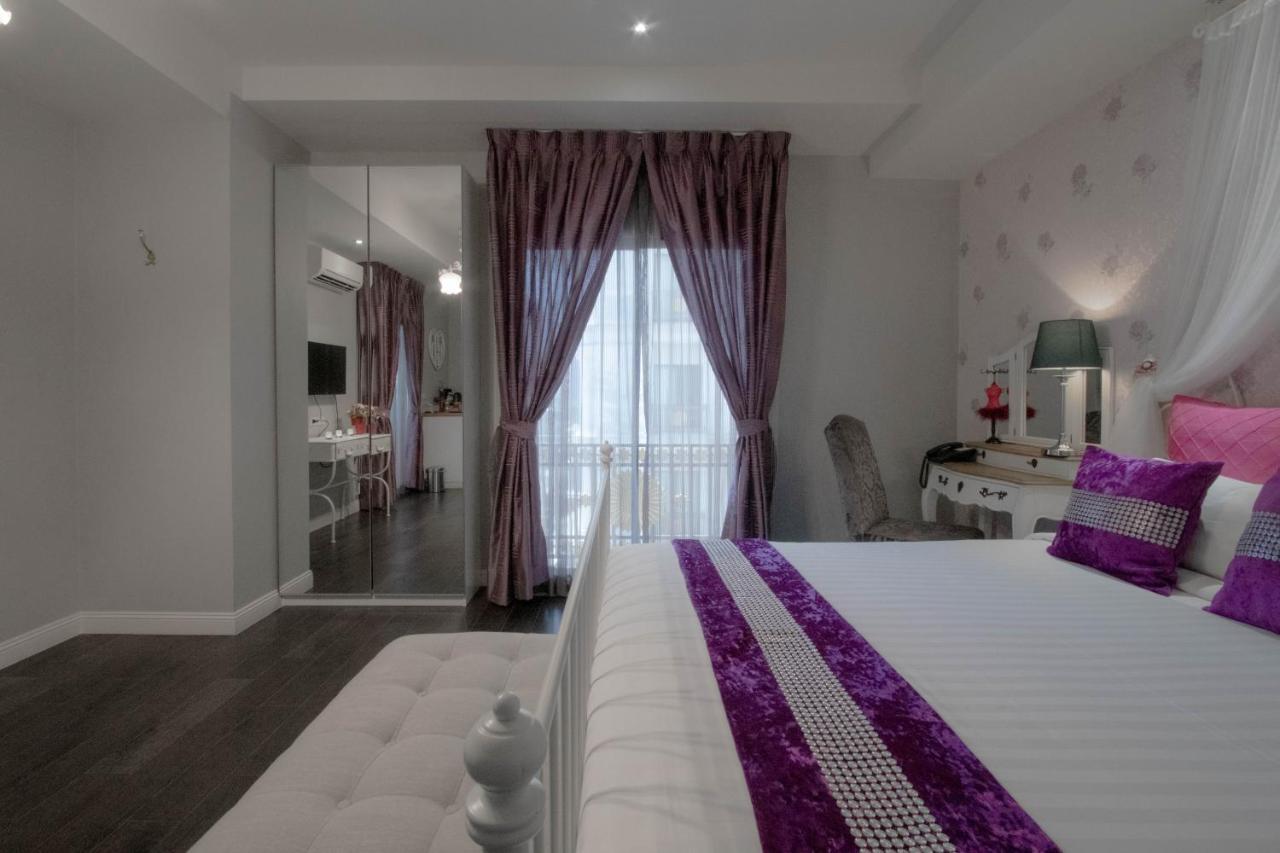 Premium King Room