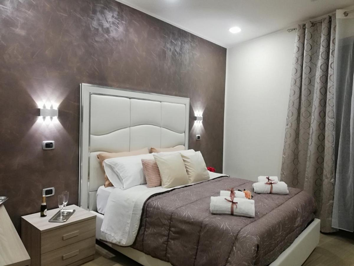Deluxe Double Room with Balcony,1059125881:JPEG