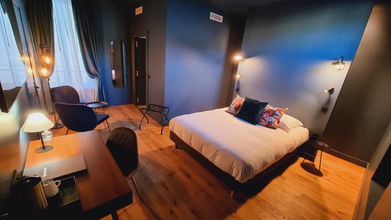 Camera Deluxe (2 Adulti + 1 Bambino)