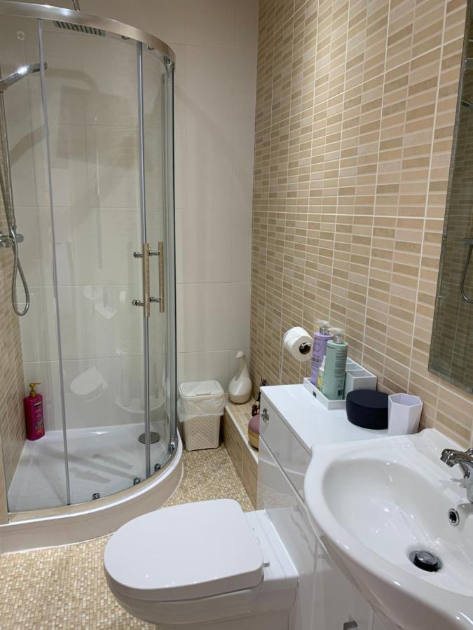 Luxury Double Room Shower,1292078974:JPEG