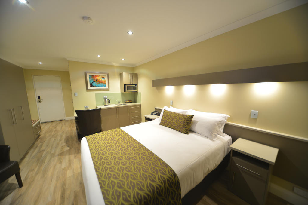Deluxe Double Room Shower,1224878132:JPEG