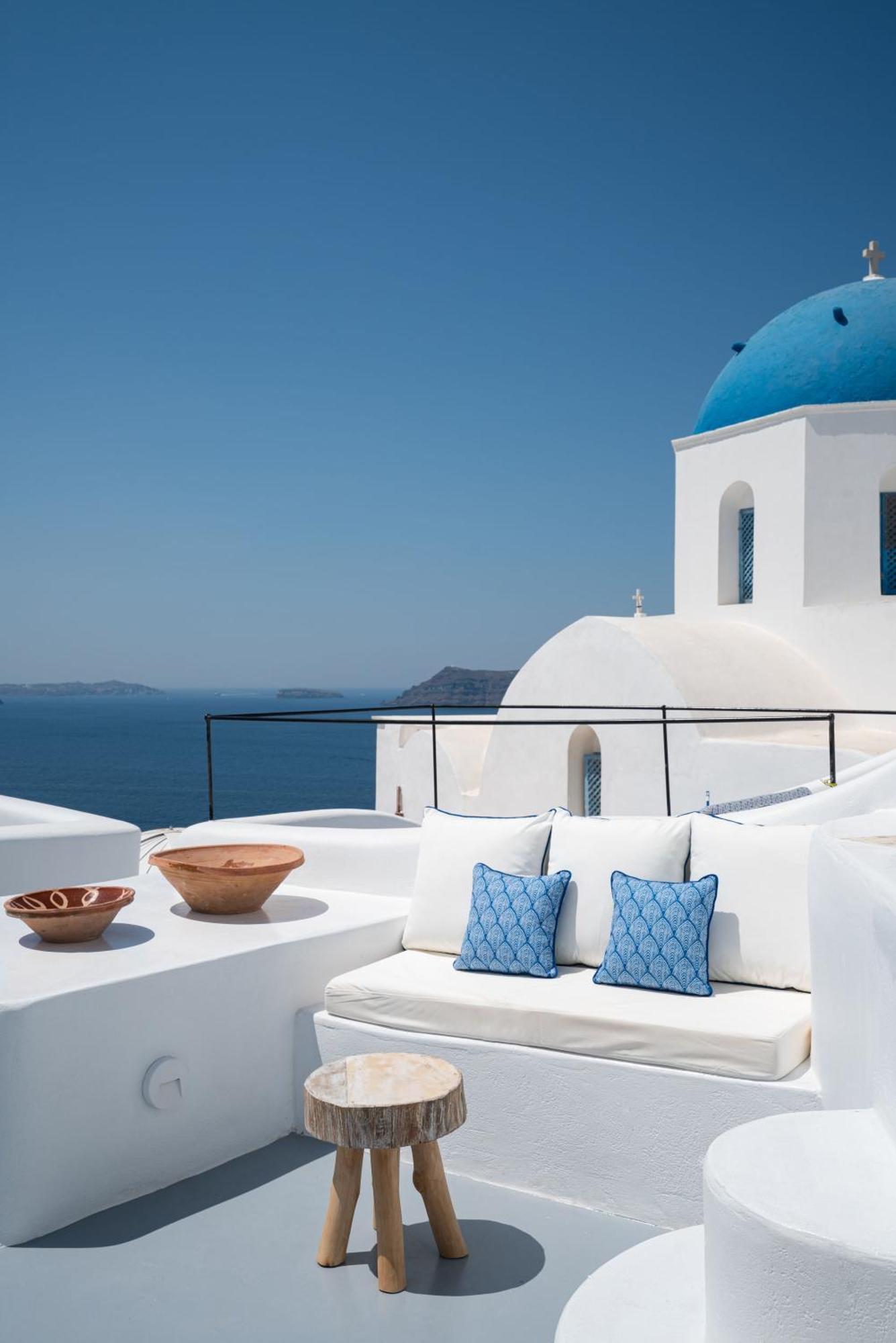 Suite Outdoor Plunge Pool Terrace Blue Domes View
