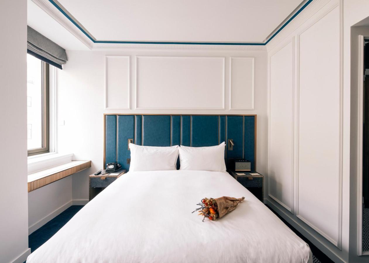 Superior Double Street View Room