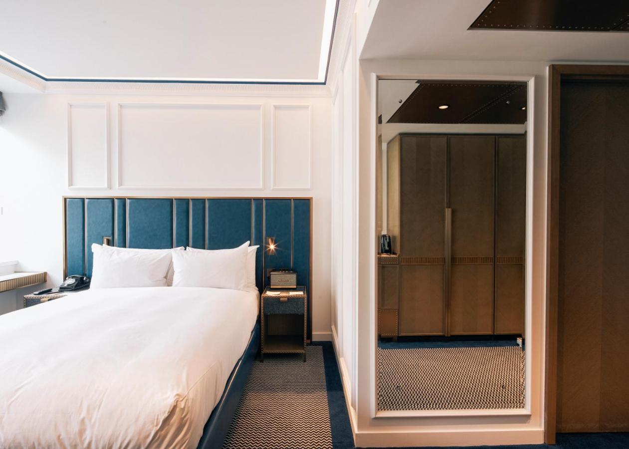 Superior Double Street View Room