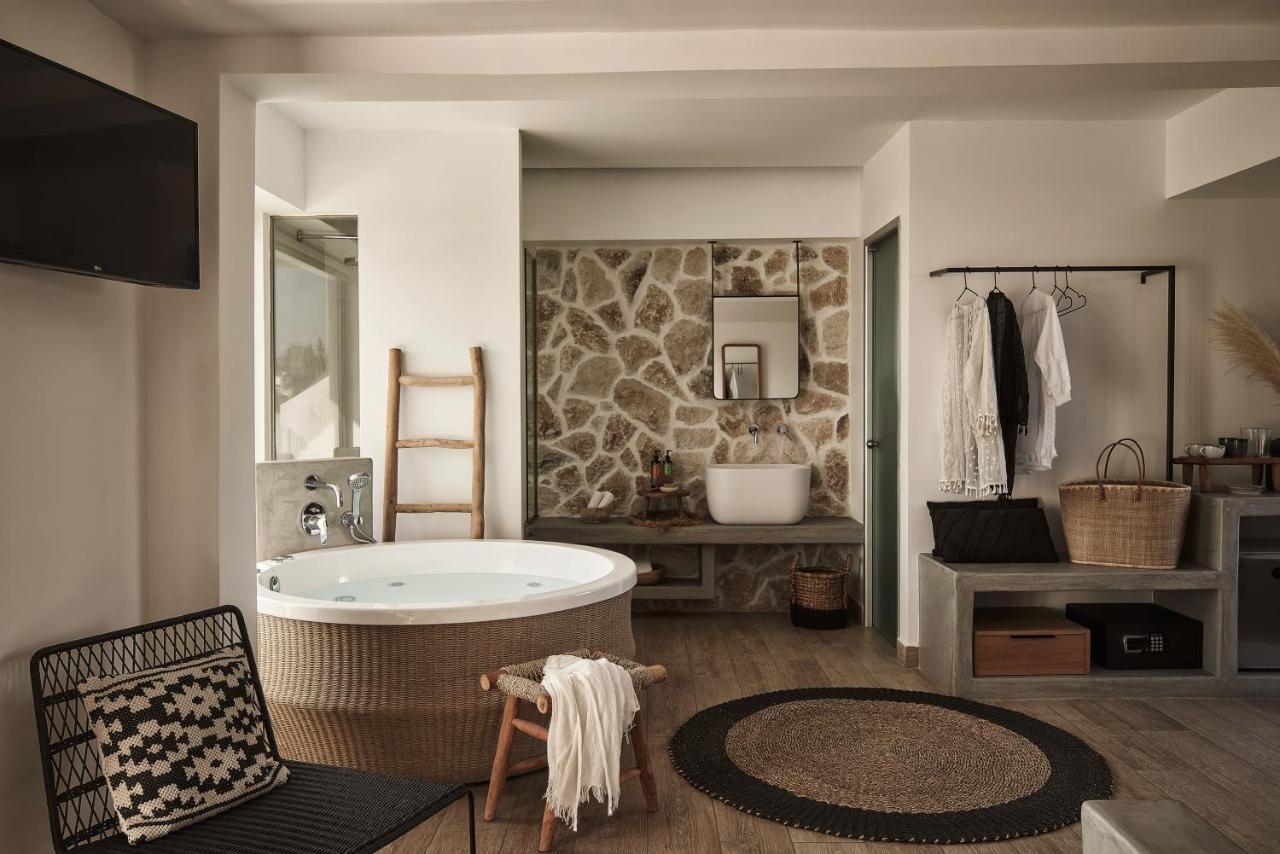 Junior Suite with Indoor Jacuzzi,1214703448:JPEG