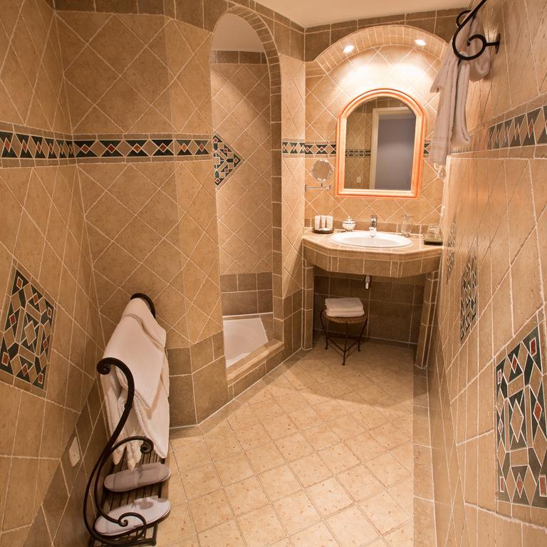 Romantic Suite Jacuzzi,117495106:JPEG