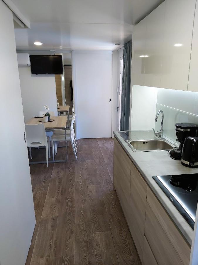 Familie-Stacaravan met 3 Slaapkamers en Terras