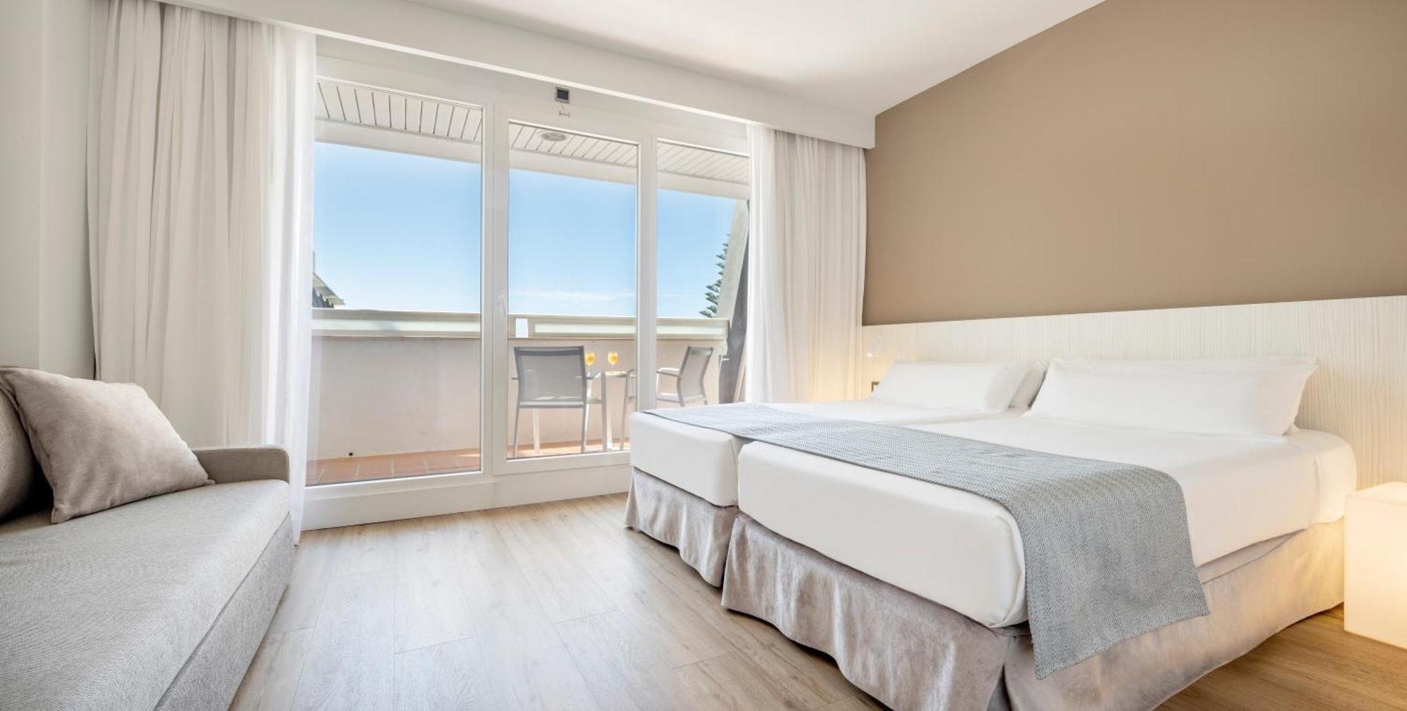 Standard Twin Room with Sea View,1207745740:JPEG