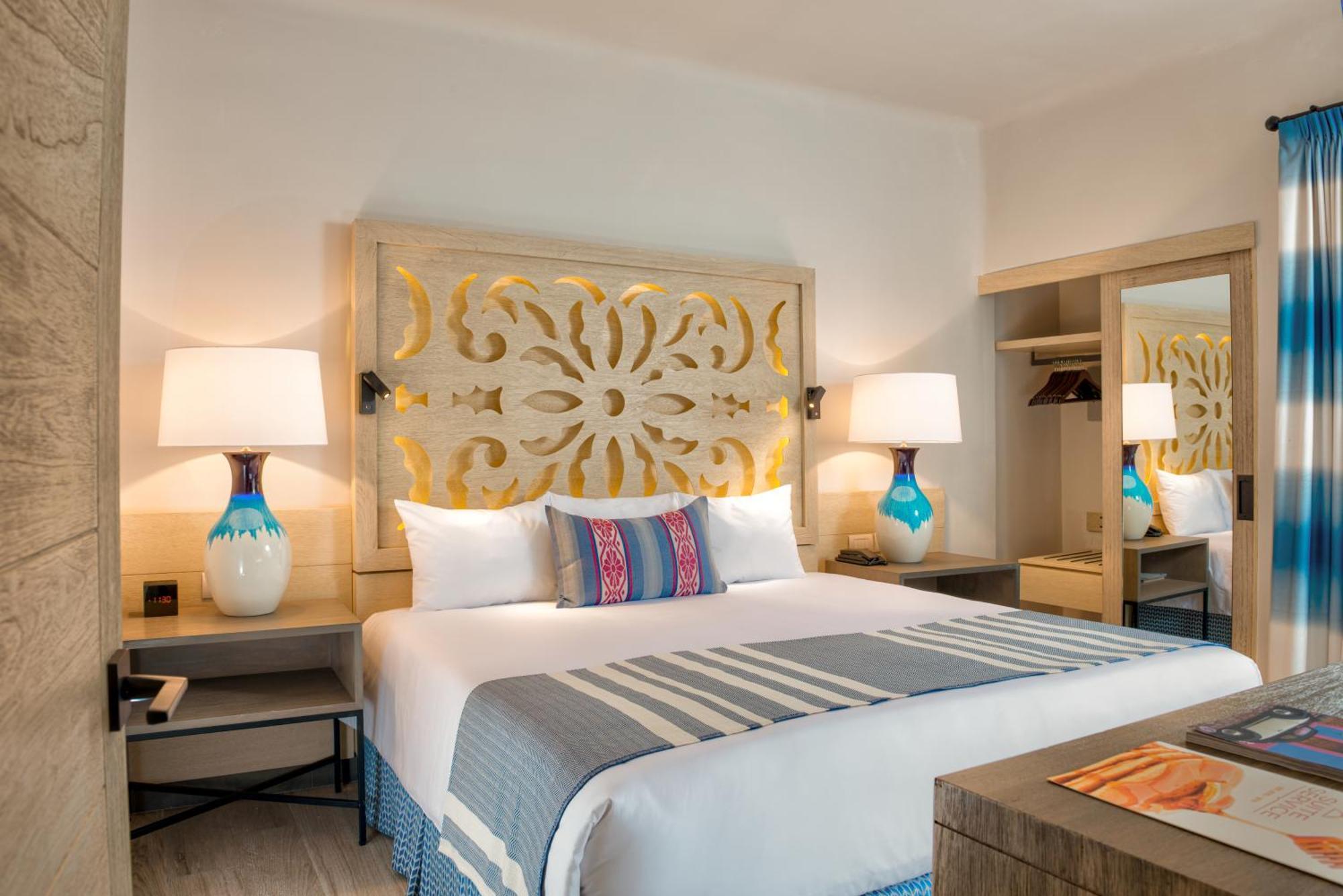 Luxury Suite,1034203427:JPEG