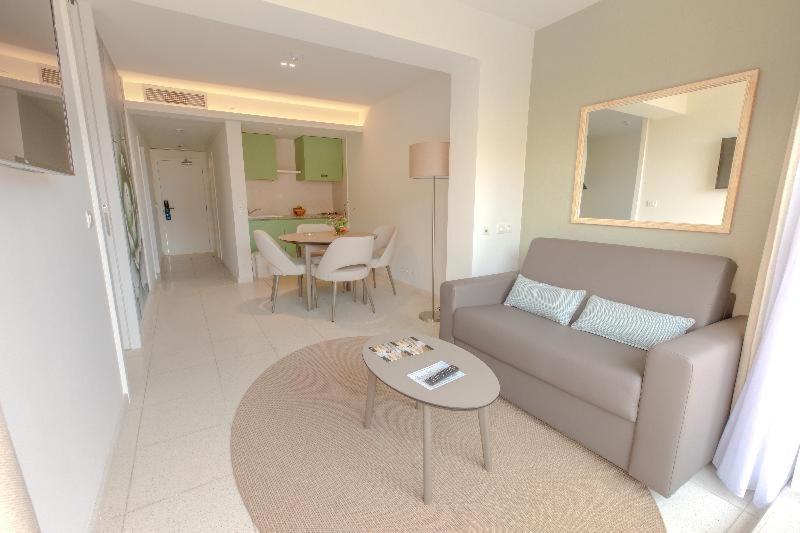 Two-Bedroom Apartment Side Sea View