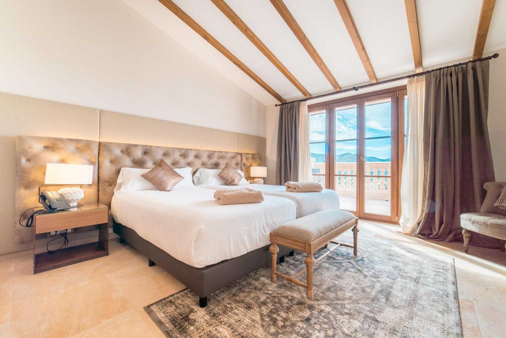 Deluxe Suite