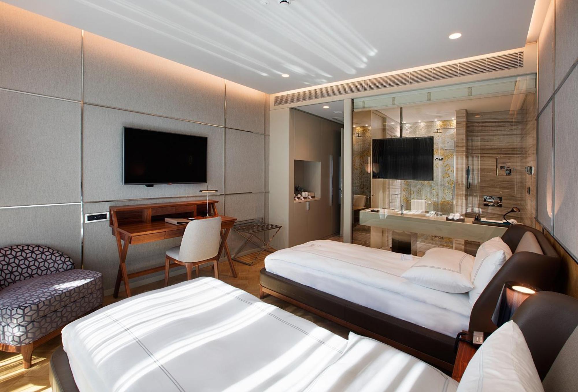 Deluxe Room Twin Bed