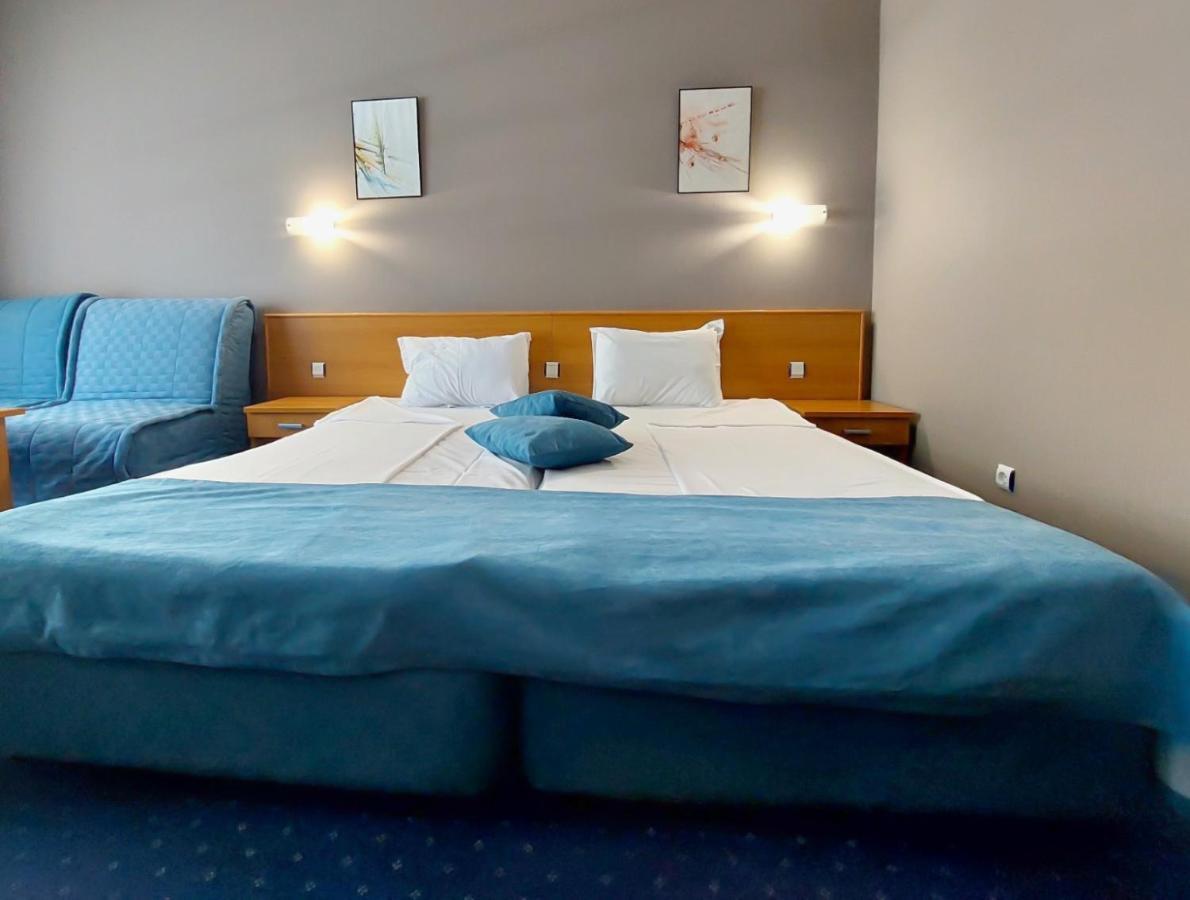 Double or Twin Room (2 Adults + 1 Child)