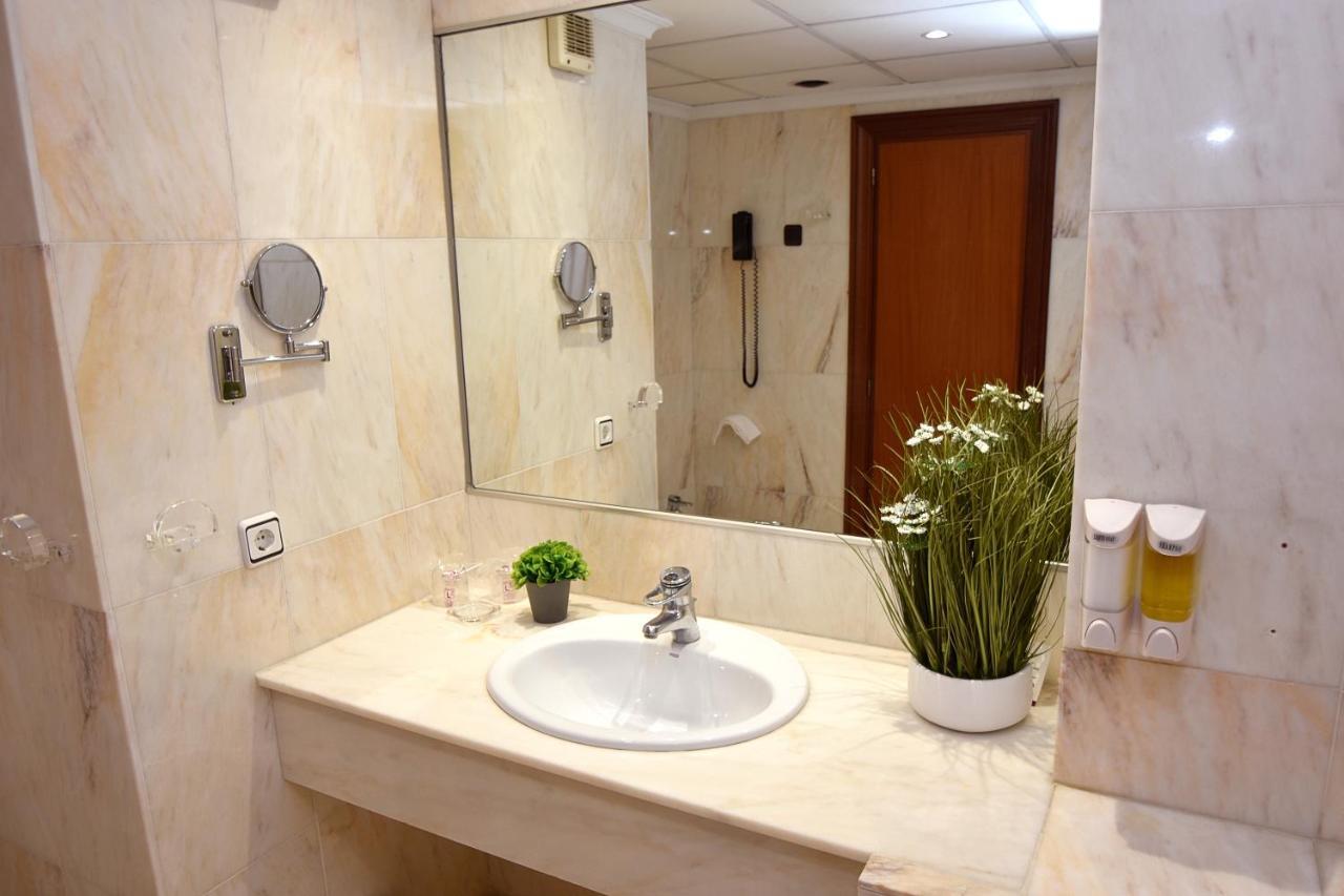Deluxe King Room,1399026893:JPEG