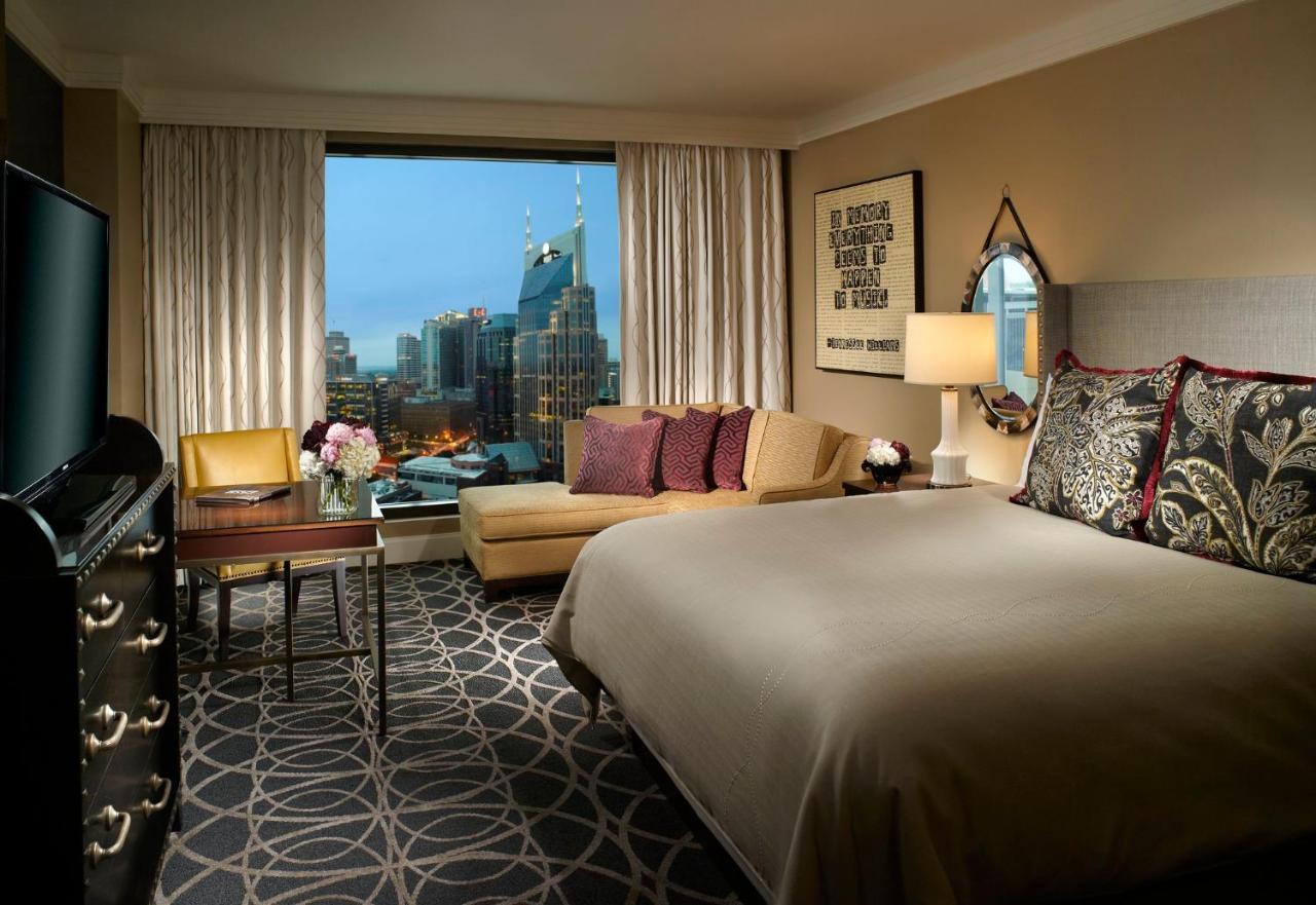 Deluxe Room - 1 King Bed