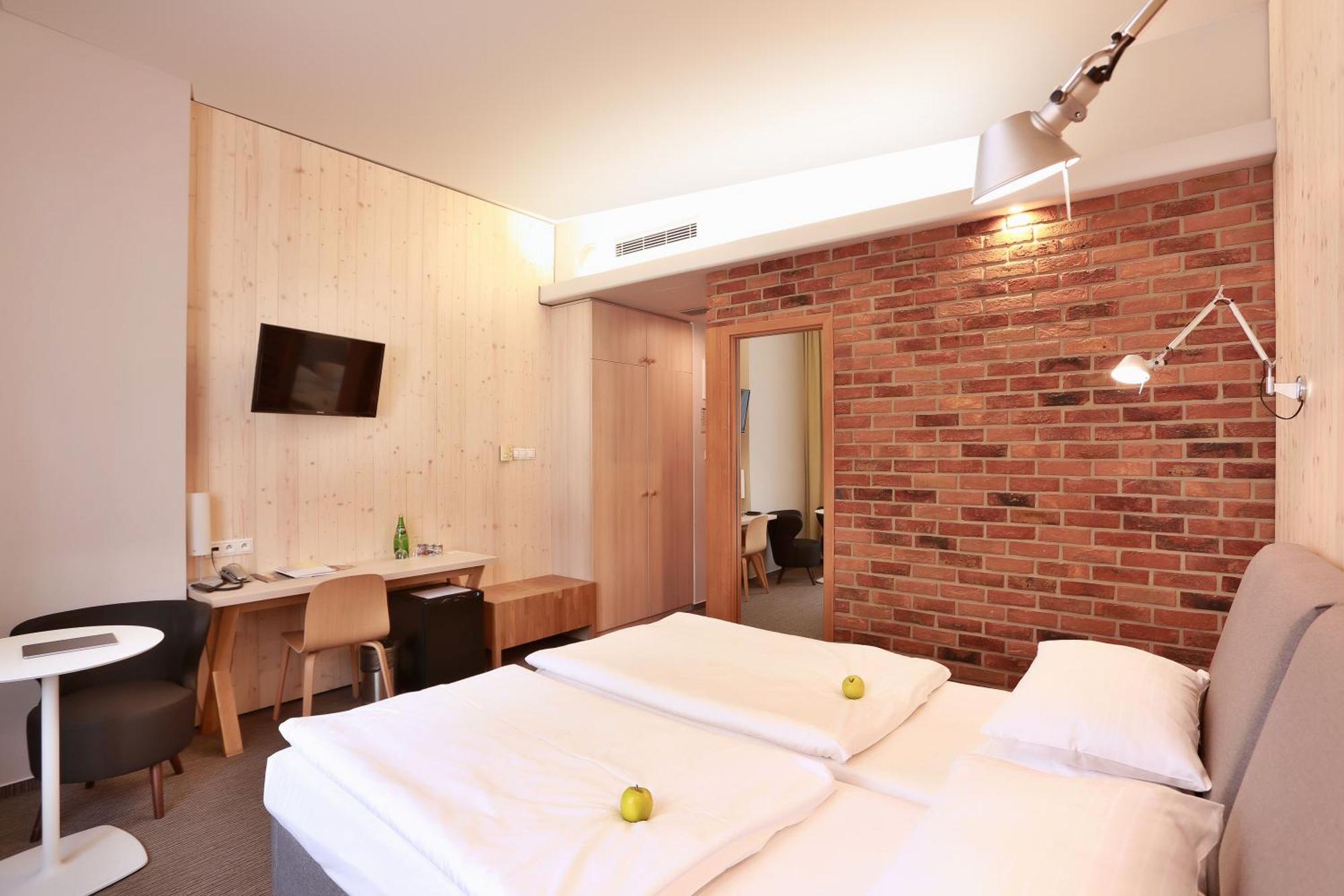 Deluxe double room with sauna access,1433659483:JPEG