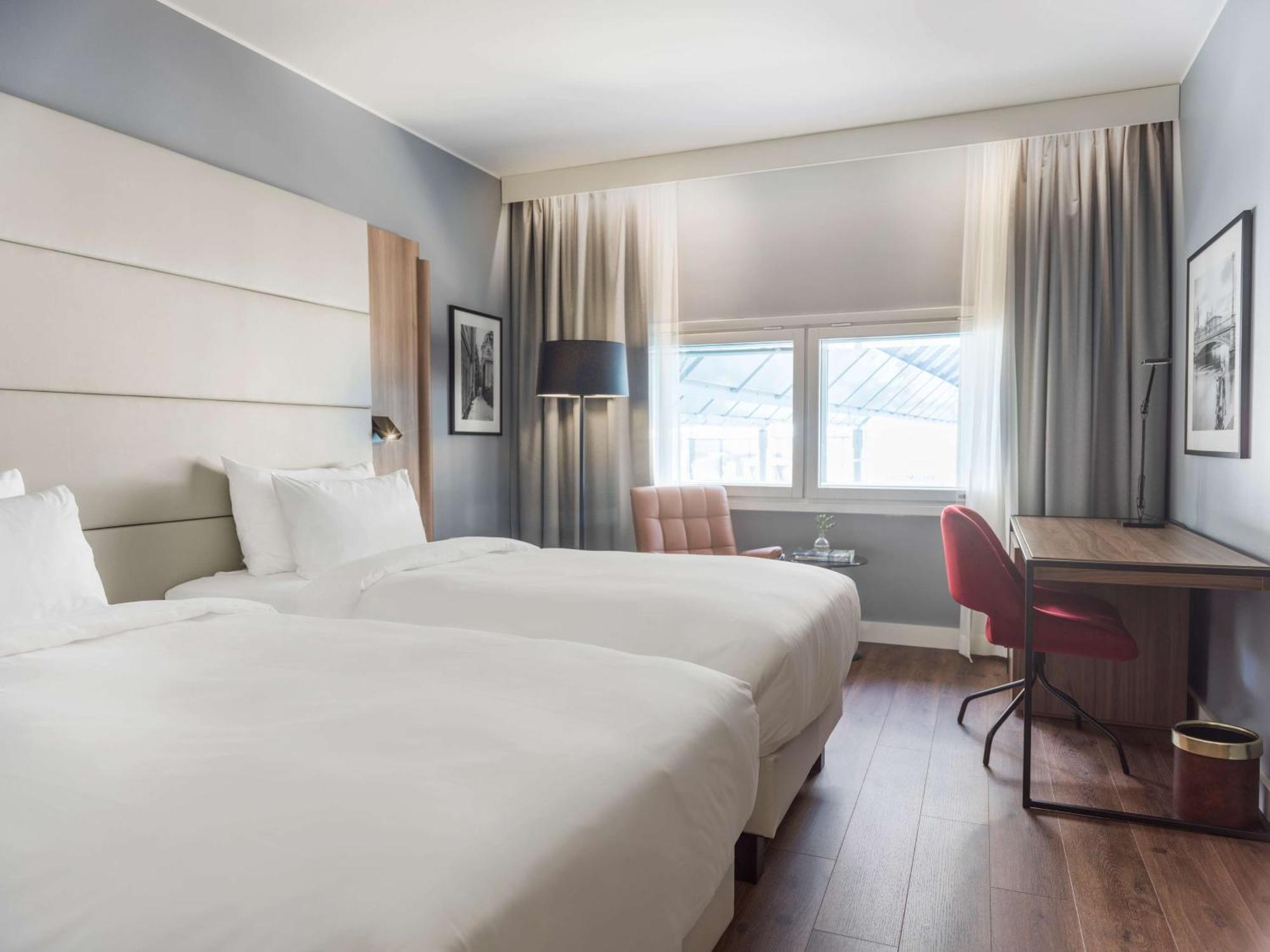 Superior Room with Terminal View