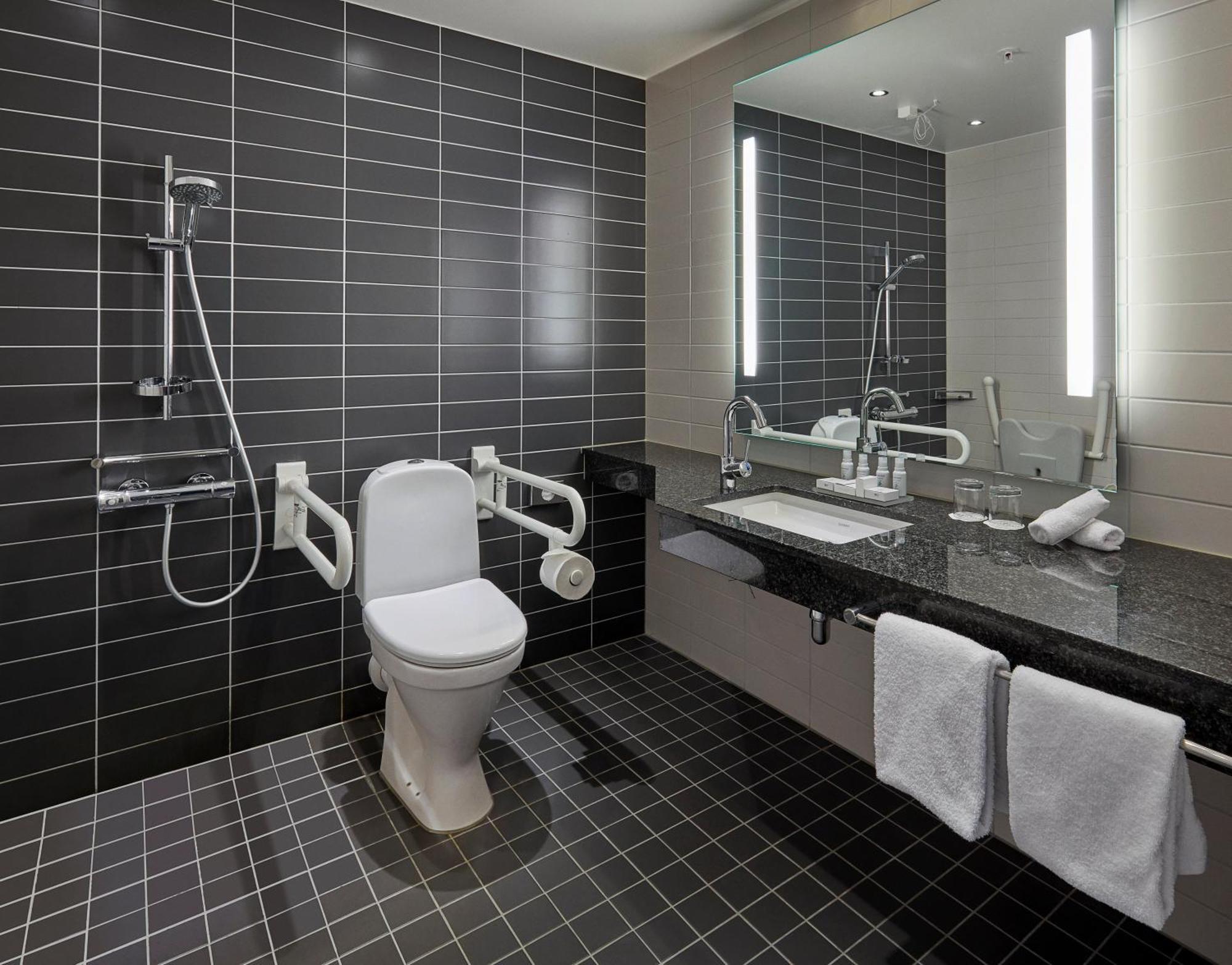 Chambre Lit King-Size Standard - Accessible aux Personnes à Mobilité Réduite