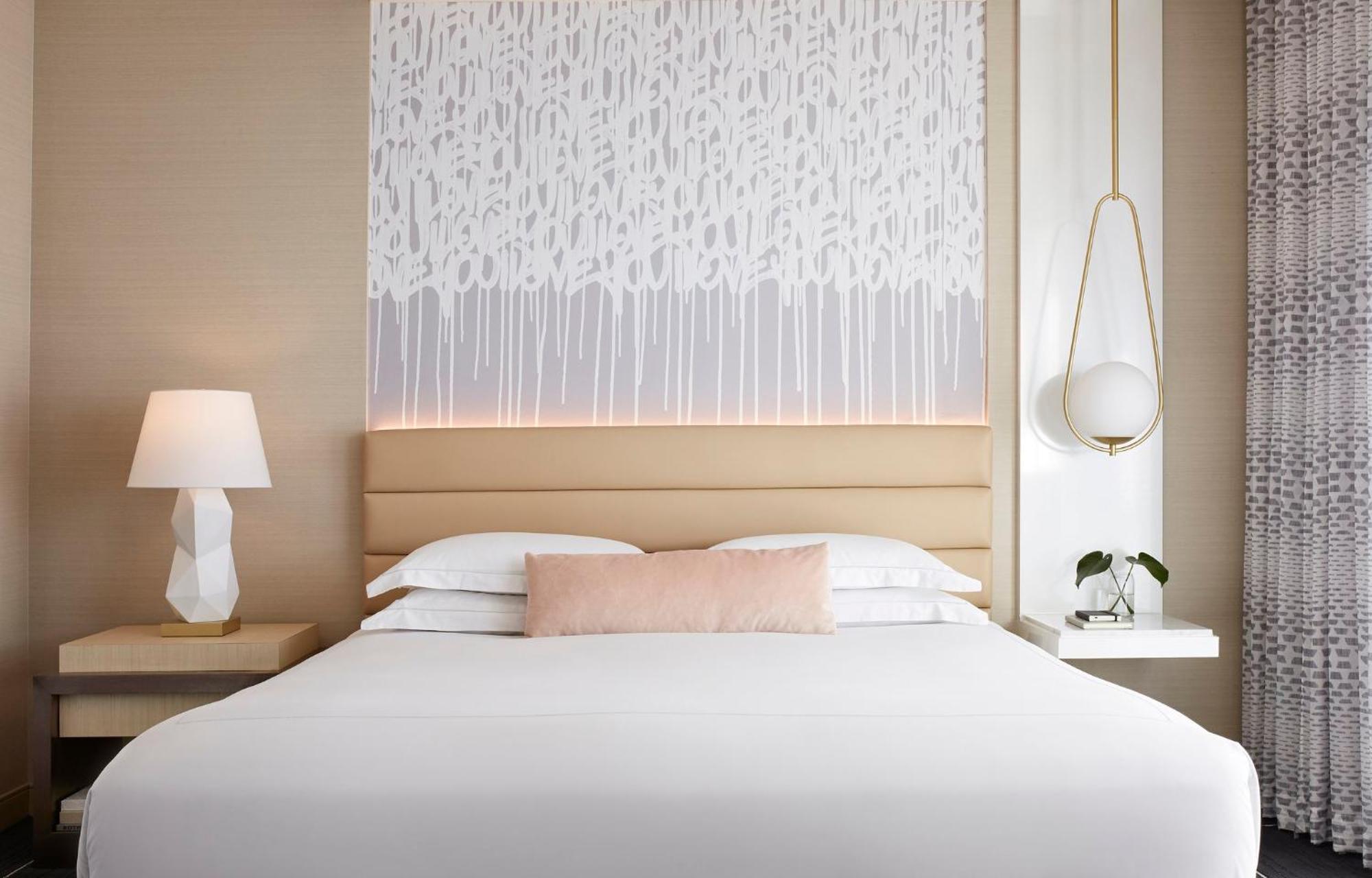 King Room Hollywood Hills View