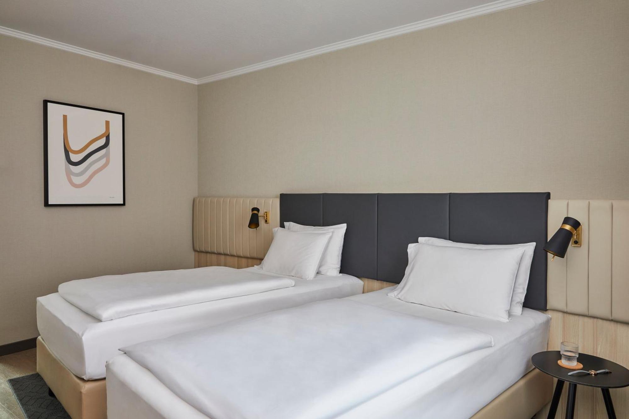 Standard Room with Two Single Beds