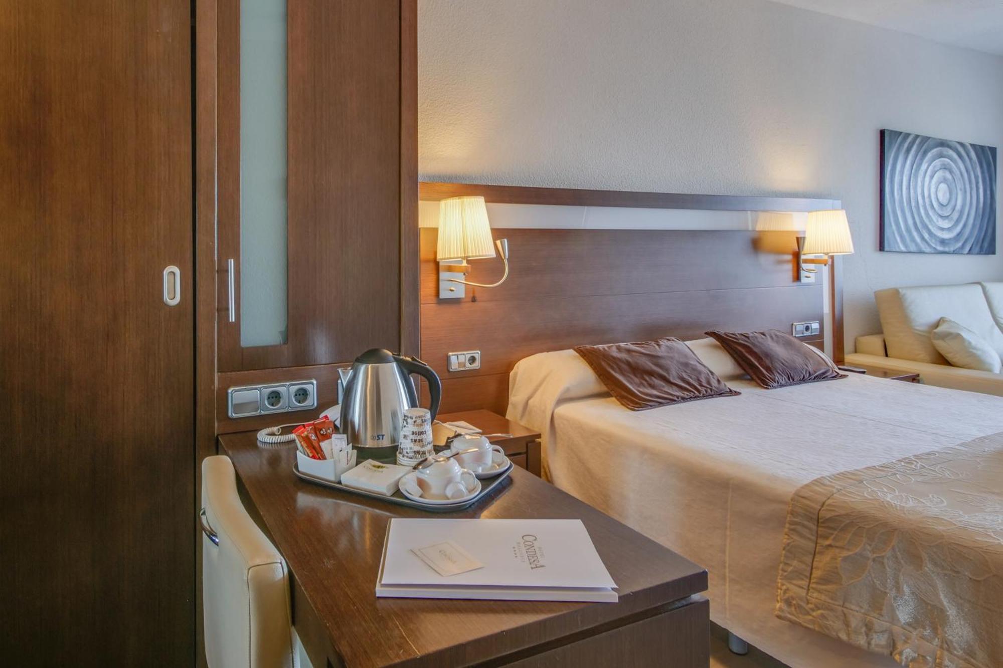 Suite Junior con vistas parciales al mar