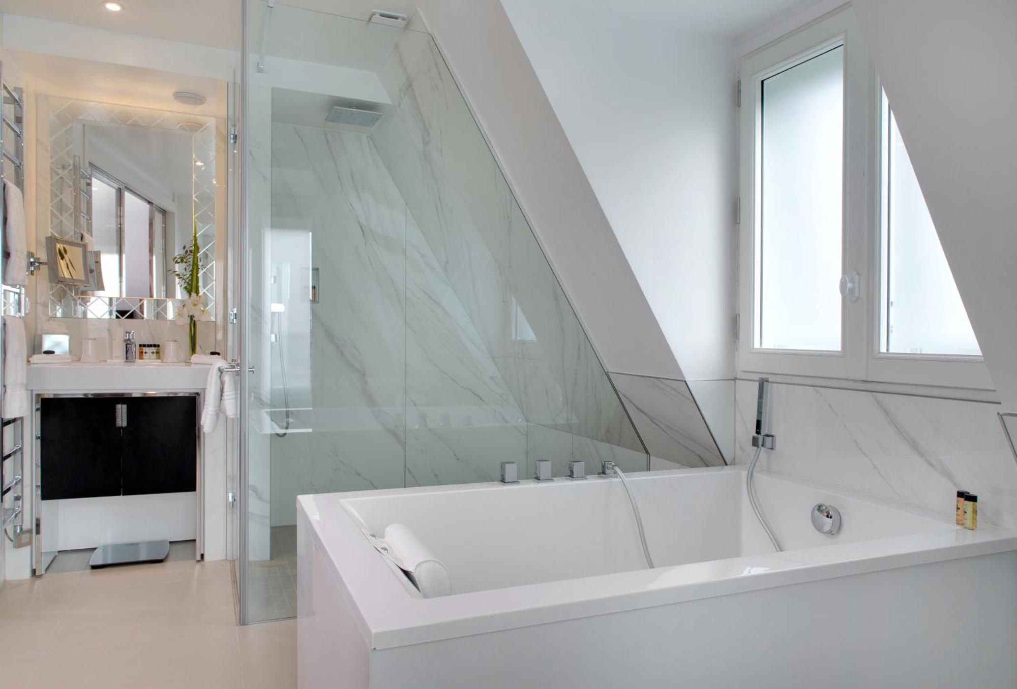 Standard Double Suite