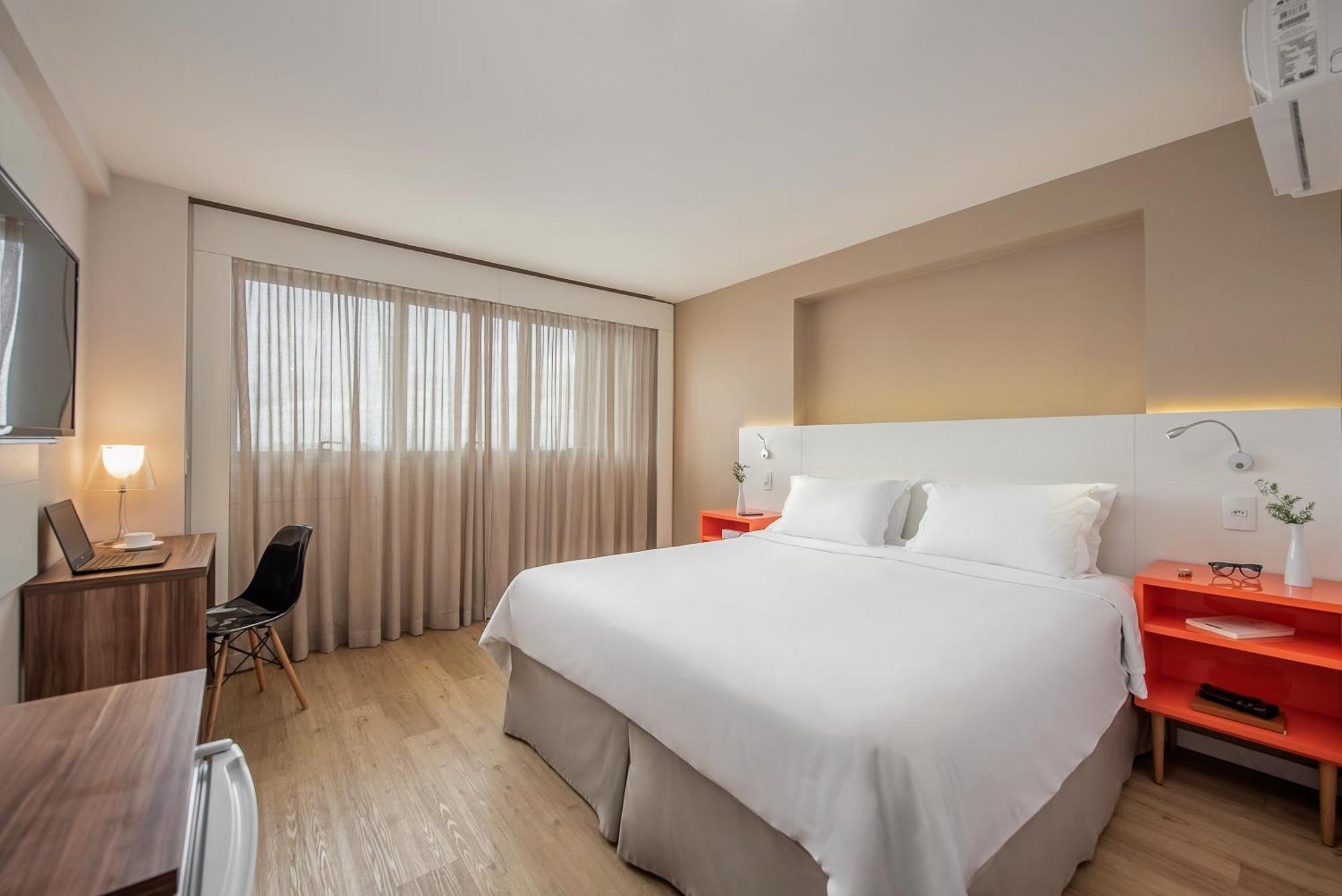 Standard Double - 1 Queen Bed