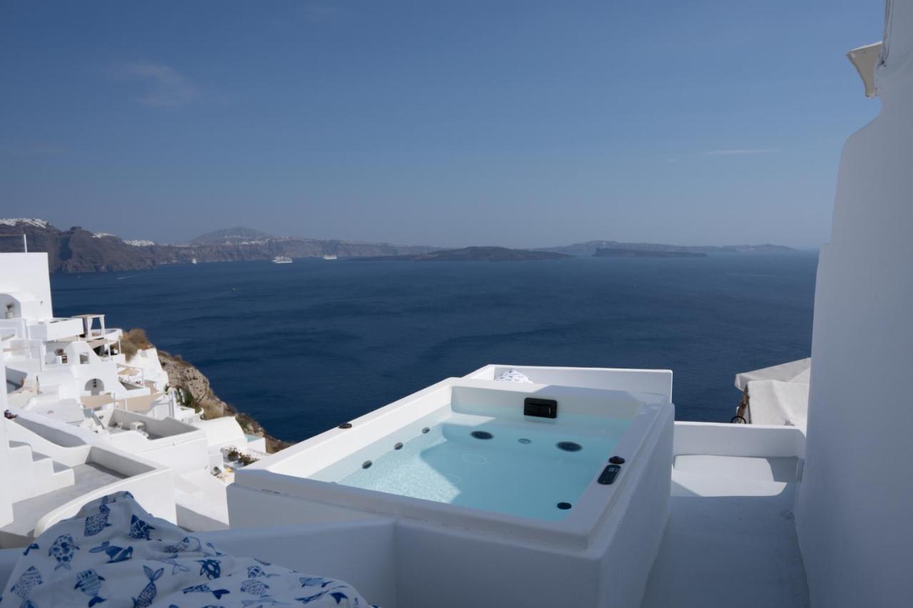 Suite Outdoor Plunge Pool Balcony Blue Domes View