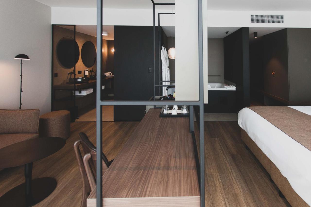 King Suite Spa Bath