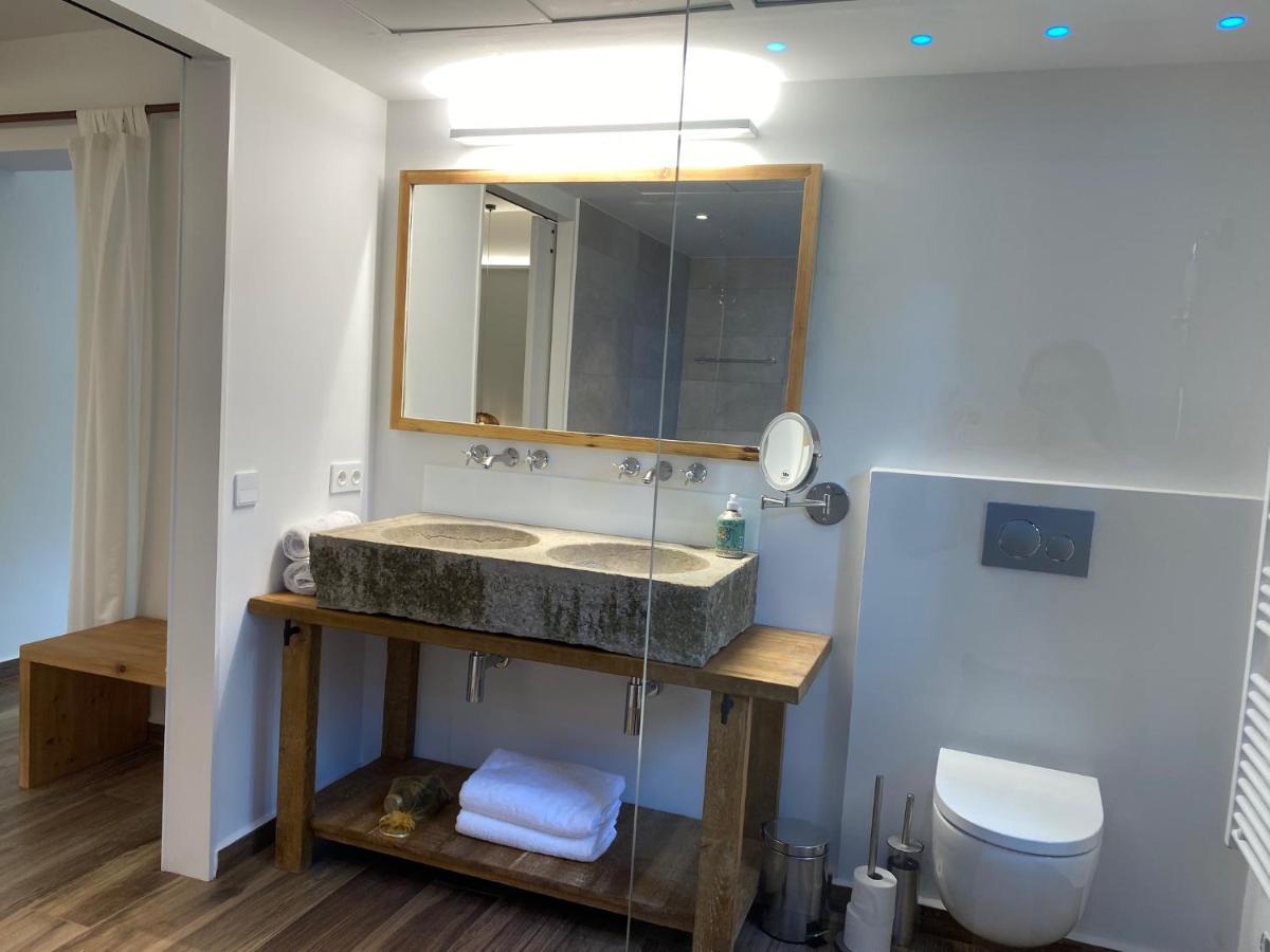 Deluxe Double Room Bath