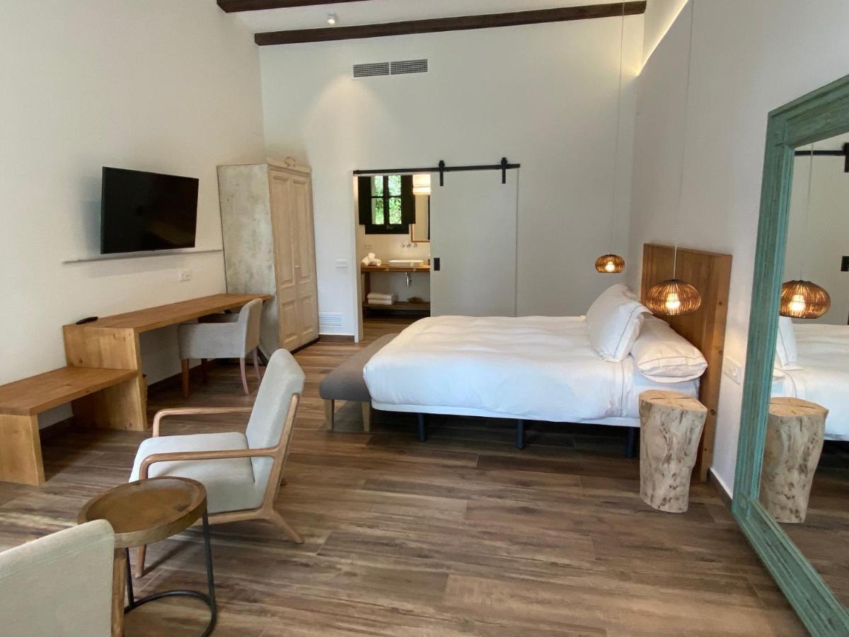 Deluxe Double Room Bath