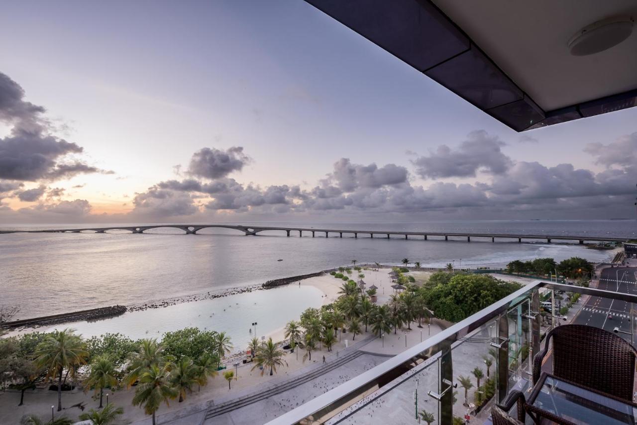 Deluxe Double Room Balcony Sea View Return Airport Transfer on Food & Beverage