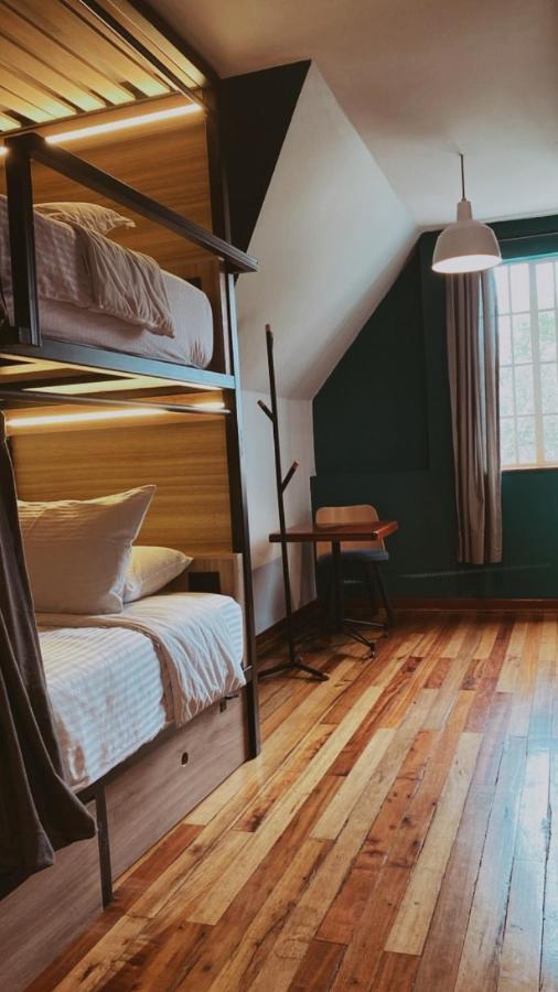 Bed in een Slaapzaal met 6 Bedden