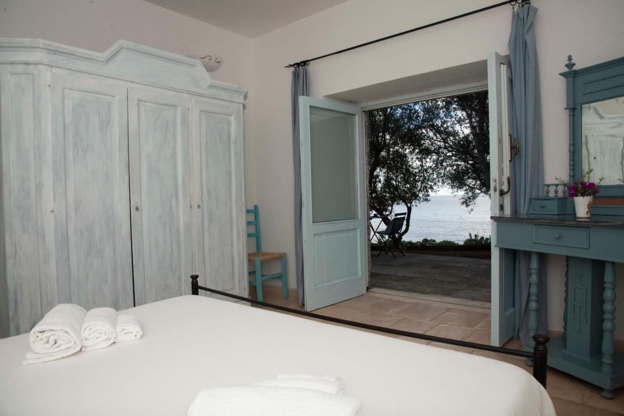 Deluxe Suite with Sea View and Private Garden,1342112009:JPEG