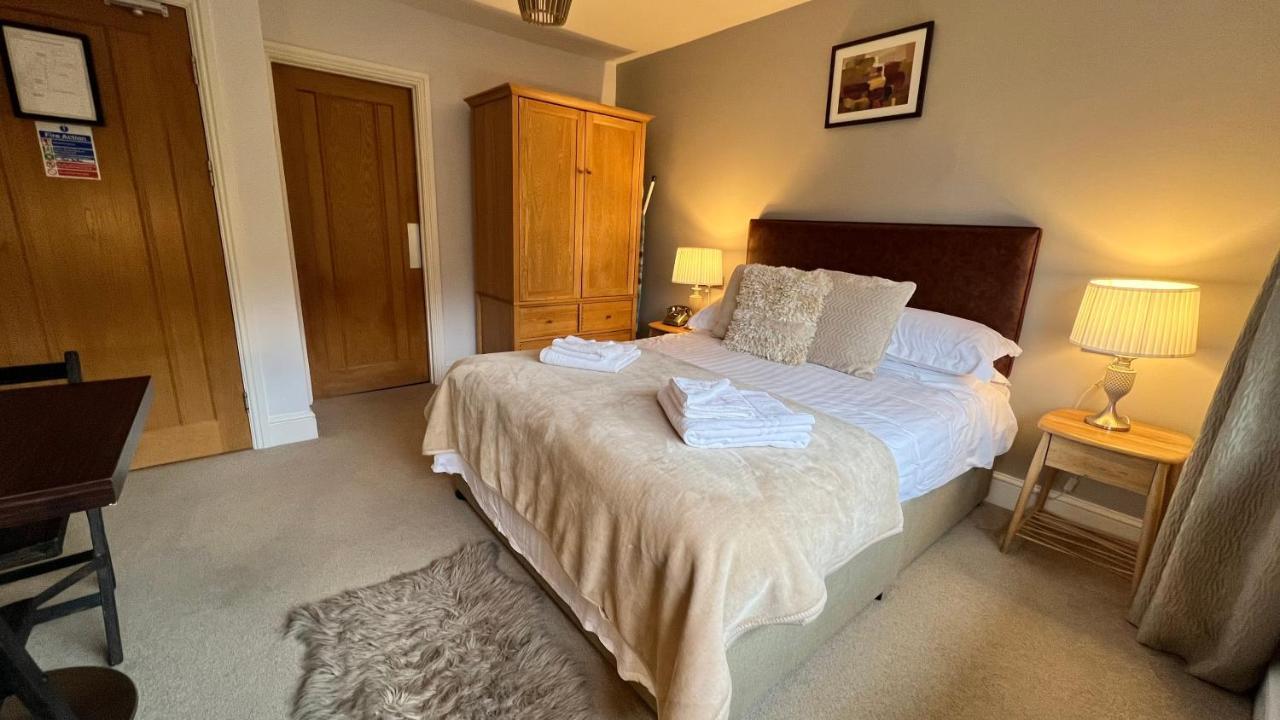 Double Room No Pets Allowed