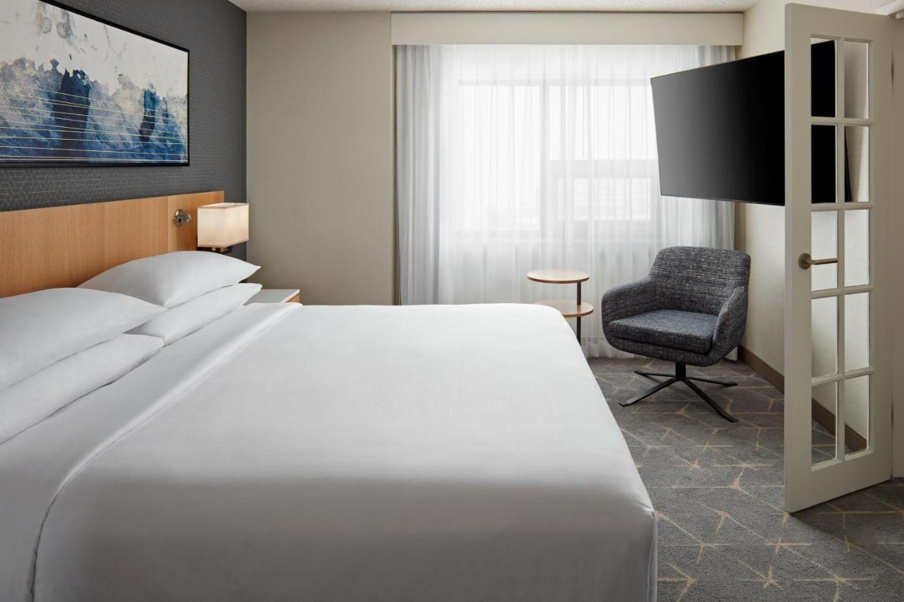 One-Bedroom Suite with Sofa Bed