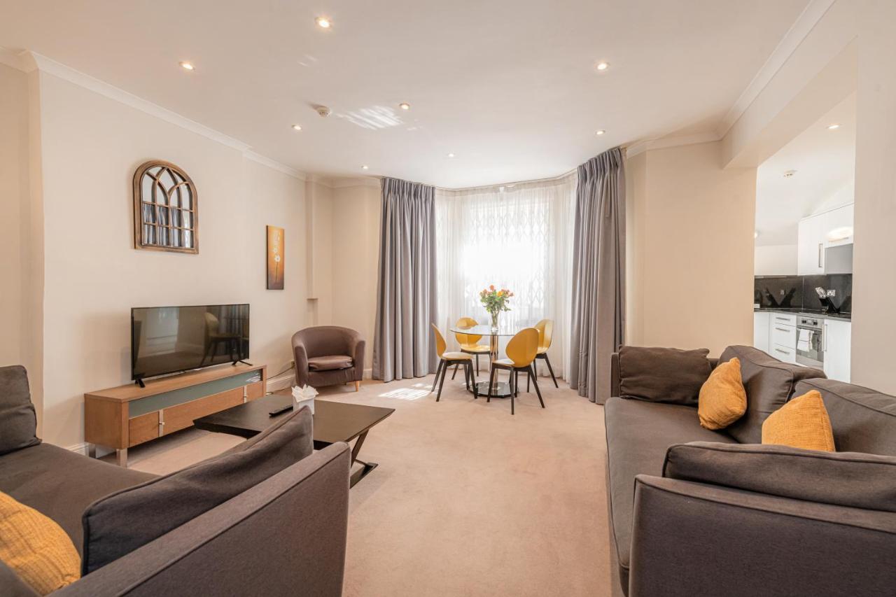 One-Bedroom Apartment,1382425385:JPEG