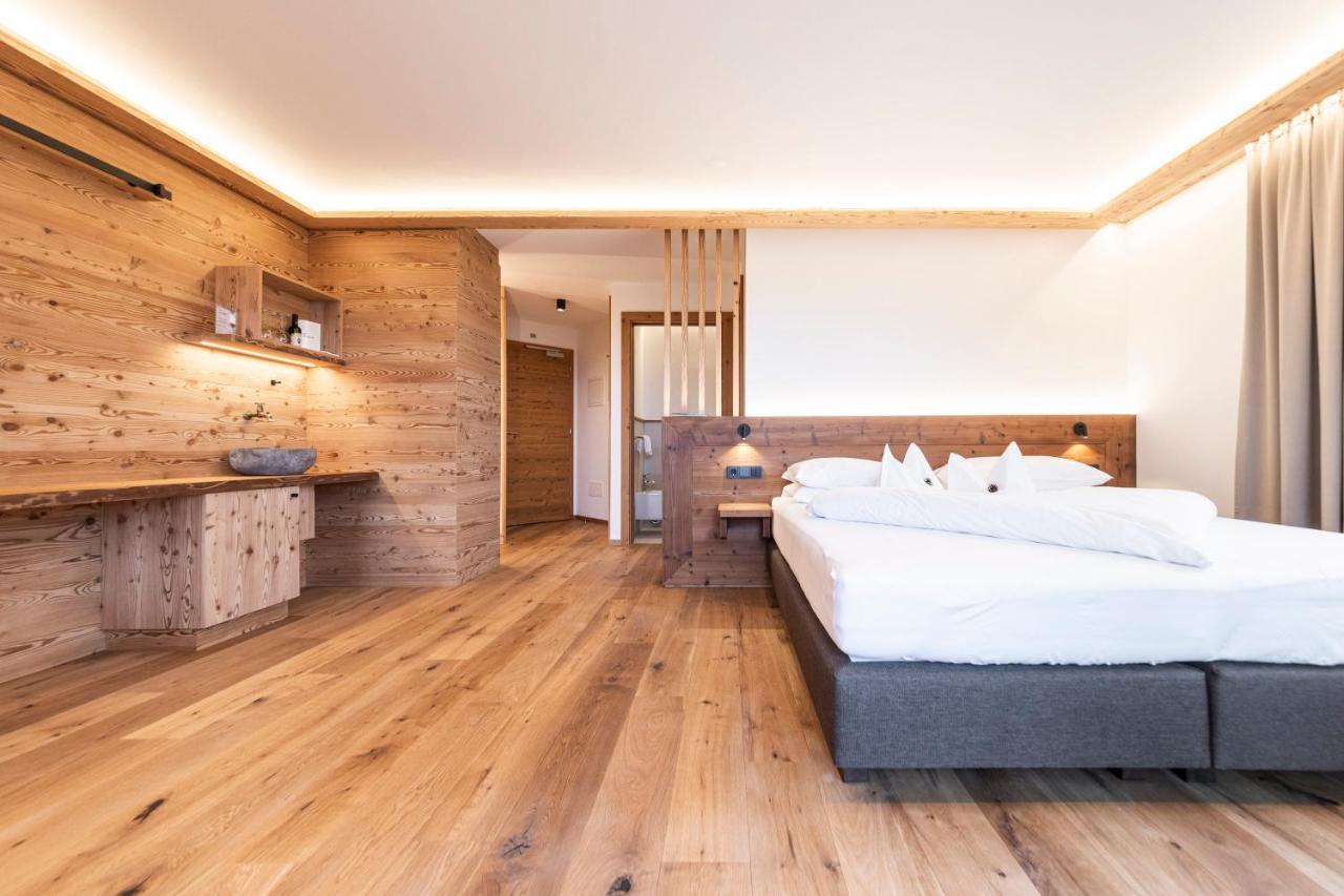 Superior Double Room with Balcony,1393965233:JPEG