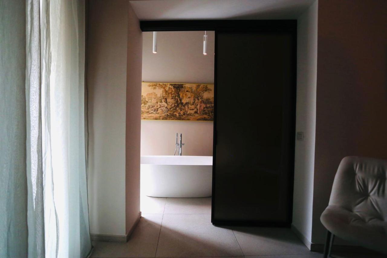 Deluxe Double Room with Bath,1400877500:JPEG