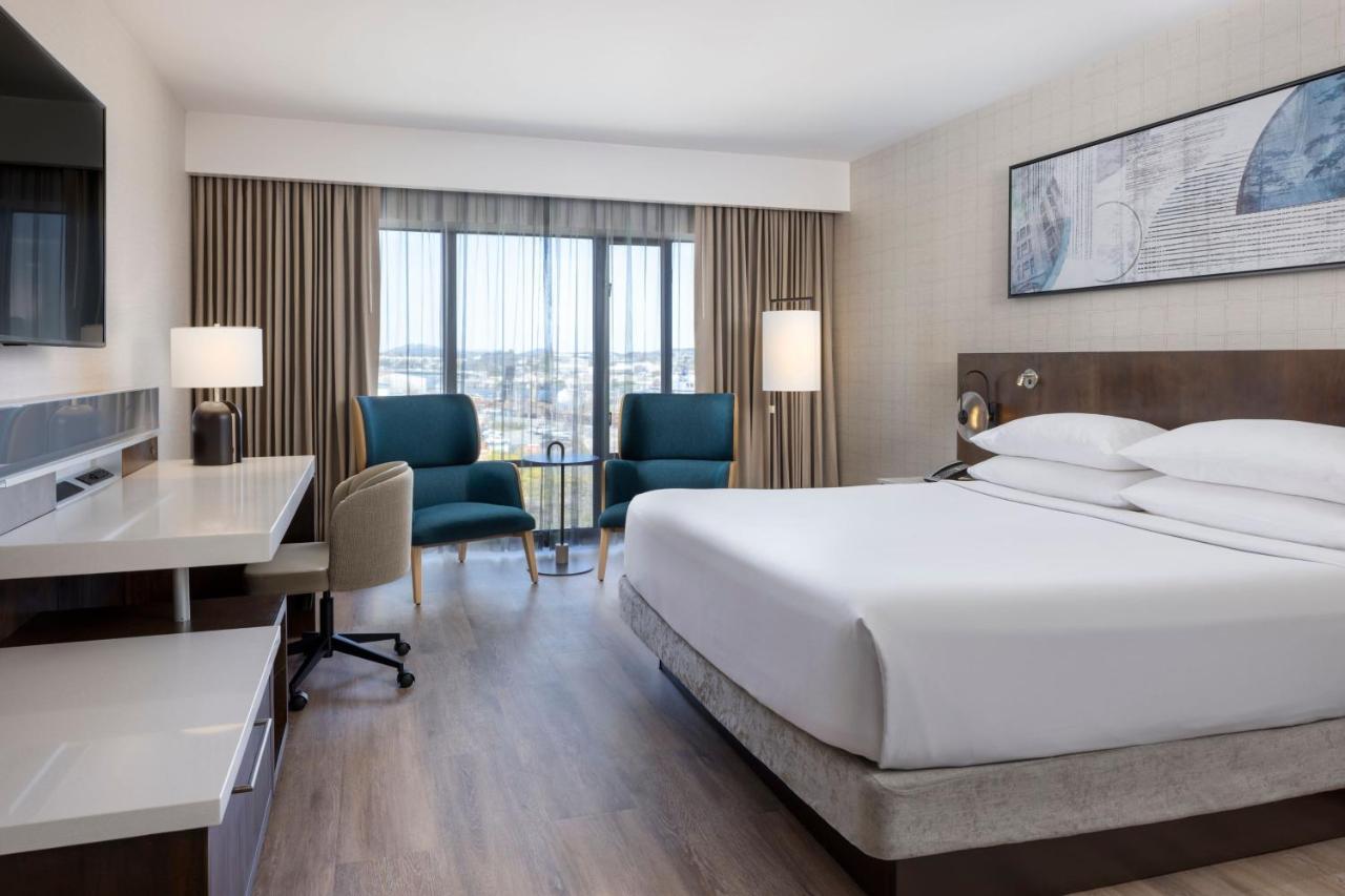 Club King Room