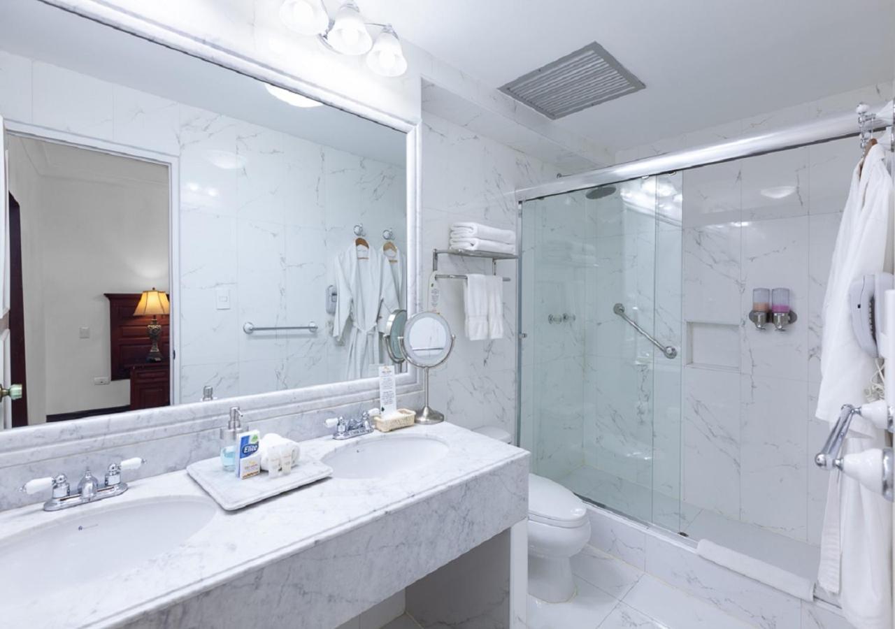 Quarto Premium com Cama de Casal ou 2 de Solteiro