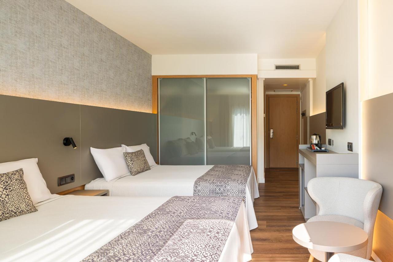 Double Room with Pool View,1409278583:JPEG